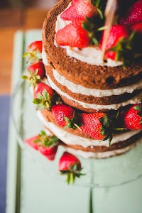 Green Kitchen Cakes   Bespoke Wedding Cakes in the Nottingham area 1094550 Image 9